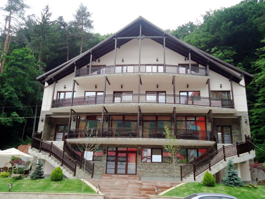 pensiuneabucuracaciulata