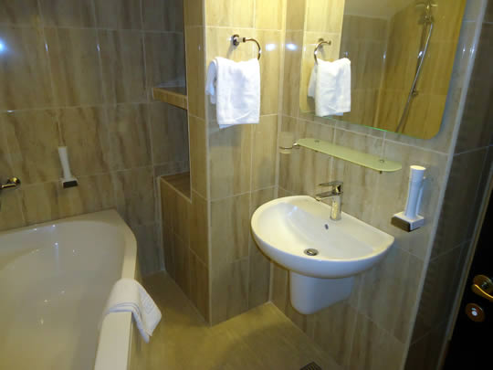 Camera Trei Persoane Pensiunea Bucura 