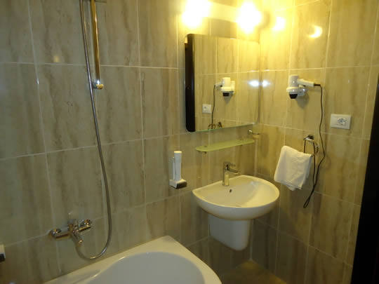 Camera Trei Persoane Pensiunea Bucura